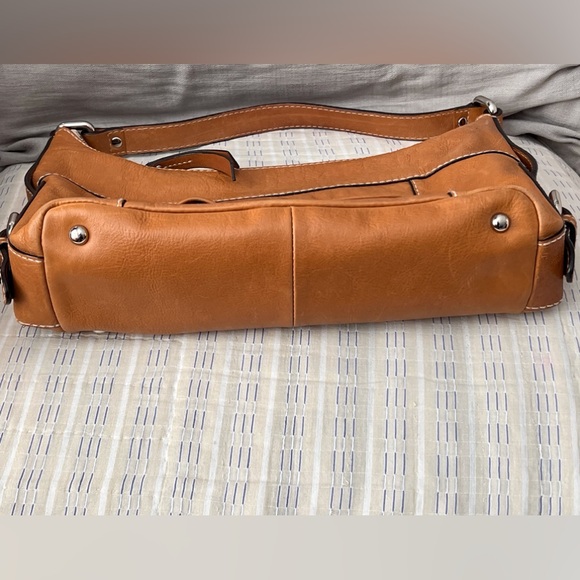 Fossil Medium Size Hobo Leather Bag - Picture 9 of 15